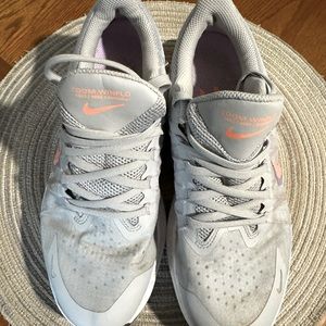 Size 7.5 Women’s Nike Zoom Winflo
